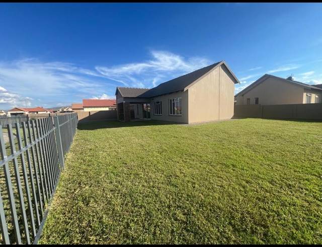 3 BEDROOM TOWNHOUSE FOR SALE IN WATERKLOOF